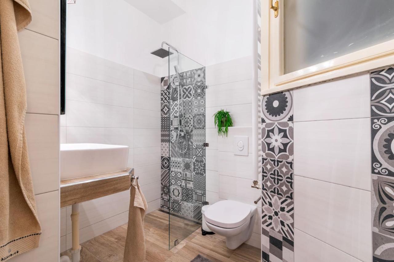Economy Downtown Design Apartments - Free Parking - Balcony - Super Puplic Transport - Ac Budapest Exterior photo