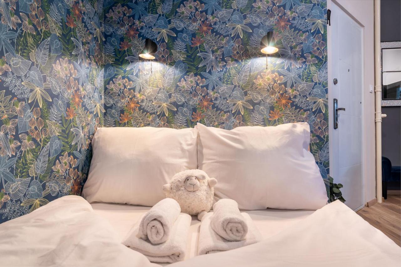 Economy Downtown Design Apartments - Free Parking - Balcony - Super Puplic Transport - Ac Budapest Exterior photo