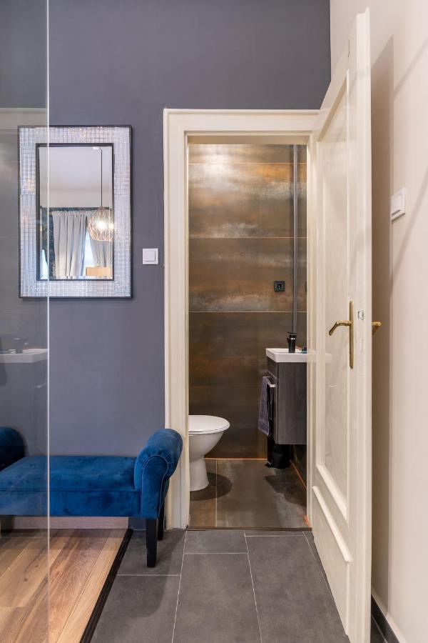 Economy Downtown Design Apartments - Free Parking - Balcony - Super Puplic Transport - Ac Budapest Exterior photo